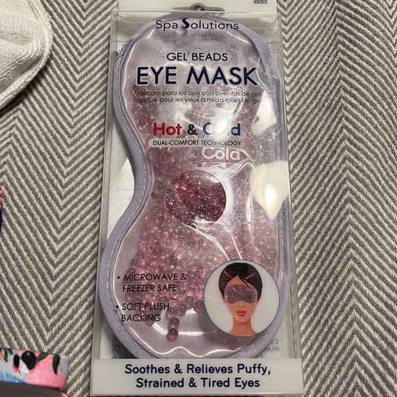 NEW Spa Kit. 3 Nike colorful headbands, eye mask, lavender essential oil… - Picture 2 of 5